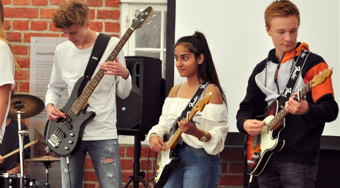 Unsere Künstler*innen und Musiker*innen im Bergedorfer Schloss